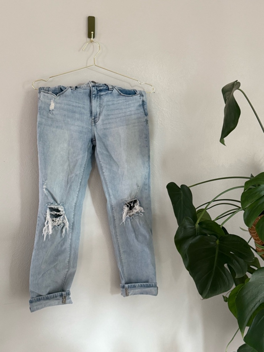 💖3 for $25 bundle💖 Studio Blue Light Wash Distressed Women's Jeans